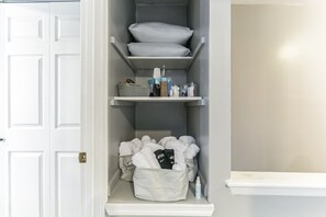 Interior - Beach Lair 3 Bedroom Townhouse by Redawning (Virginia Beach)