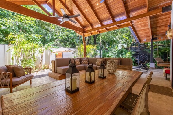 Outdoor dining