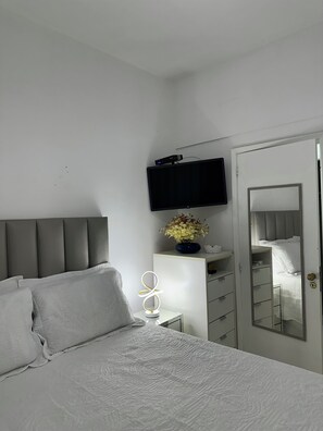 2 sovrum, skrivbord, strykjärn/strykbräda och wi-fi