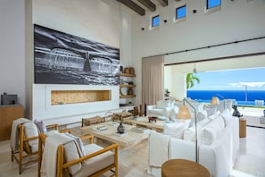 Dining - Casa Katrina: Sophisticated Hilltop Retreat, Stunning Ocean Views, Infinity Pool, Palmilla Luxury (San Jose del Cabo)