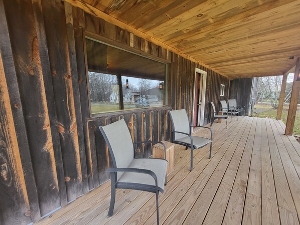 Terrace/patio - Enjoy County Barnhouse Living (Jeffersonville)