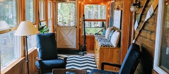 Cozy Lakefront Family Camp