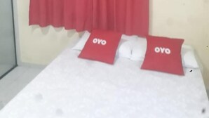 Basic Double Room, 1 Double Bed | In-room dining - Pousada Aguas cristalinas (Maceió)