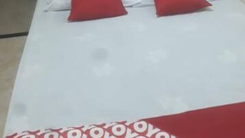 Basic Double Room, 1 Double Bed | In-room dining