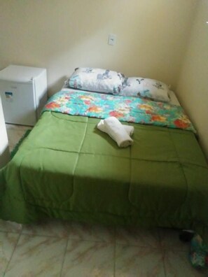 Chambre Double, 1 lit double | Restauration dans la chambre