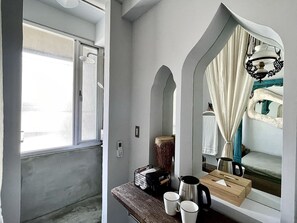 Comfort Tek Büyük Yataklı Oda, 1 Yatak Odası | Banyo | Duş, hidro masaj duş başlığı, çevre dostu banyo/kozmetik ürünleri