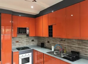 家庭公寓, 无障碍, 吸烟房 | 私人厨房 | 烤箱、洗碗机、搅拌机、烤箱