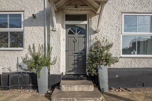 Exterior detail - 3 St Nicholas Court, Aldeburgh (Aldeburgh)