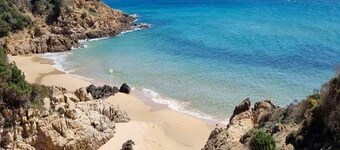 Appartamento Primo Piano Vista Mare in Villa Lolu , 15 Minuti a Piedi dal Mare