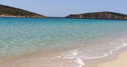 Appartamento Primo Piano Vista Mare in Villa Lolu , 15 Minuti a Piedi dal Mare