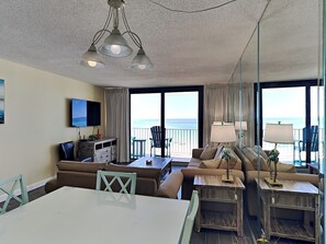 Een flatscreentelevisie