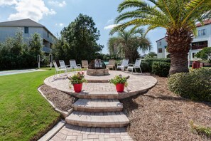 Property grounds - St Thomas Square #1204C | 5-Minute Walk to Beach + Amenities (Panama City Beach)