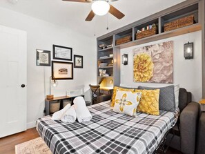 3 habitaciones, escritorio, tabla de planchar con plancha y wifi gratis