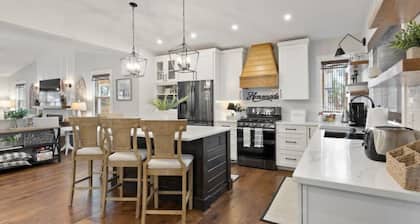 123 Washington · Charming Modern Farmhouse Style Home in Downtown Monument