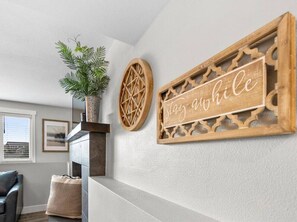 Interior - 52 Front St · HOT TUB! Amazing Mountain views!  Newly Remodeled (Monument)