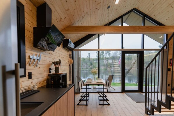 Dining - Rustic Lakefront Chalet #3/ Pocono,5 min Camelback (Pocono Township)