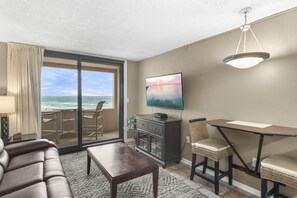 Smart TV, DVD player - BEACH FRONT AT JETTY EAST! 1 FREE BEACH CHAIR SET UP DAILY! (Destin)