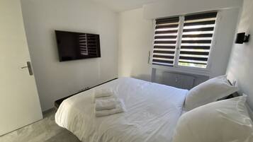 1 bedroom, iron/ironing board, free WiFi, bed sheets