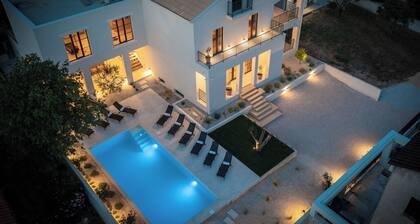 Villa Medici Dalmatia I Heated Pool, Wellness, Gym & Fun Zone