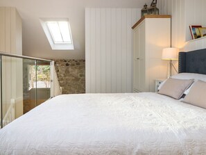 1 chambre, décoration personnalisée, ameublement personnalisé
