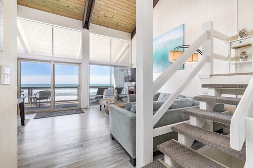 Sand Dollar Beachfront Home, Direct Beach Access!