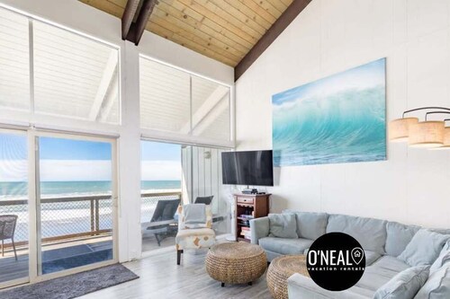 Sand Dollar Beachfront Home, Direct Beach Access!