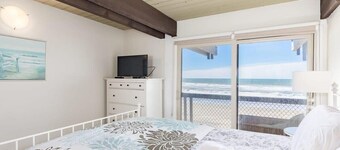 Sand Dollar Beachfront Home, Direct Beach Access!
