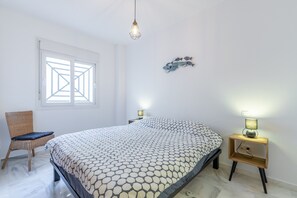 3 chambres, fer et planche à repasser, Wi-Fi gratuit, draps fournis