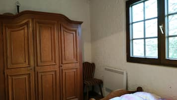 2 habitaciones, tabla de planchar con plancha y wifi gratis