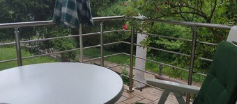 Chalet "Diff "150m from the lake, private garden and Wi-Fi