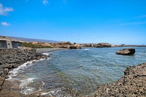 Beach nearby - Vacation Home "Atico Las Arenas" with Sea View, Private Terrace & Wi-Fi (Arico)