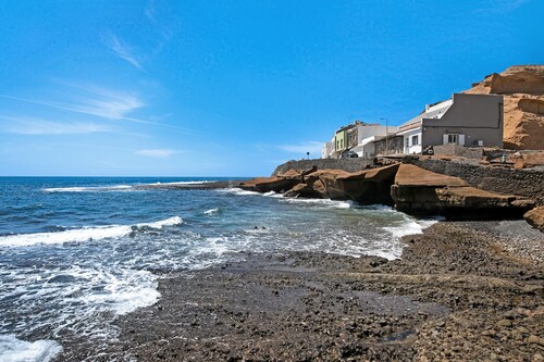 Vacation Home "Atico Las Arenas" with Sea View, Private Terrace & Wi-Fi