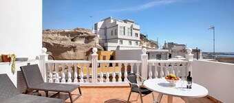 Vacation Home "Atico Las Arenas" with Sea View, Private Terrace & Wi-Fi