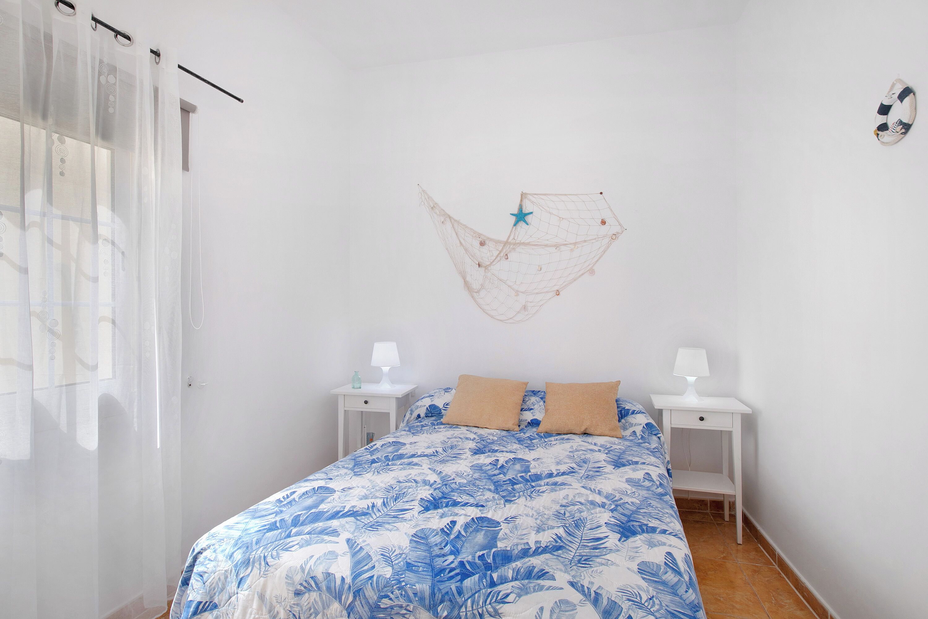 1 slaapkamer, een strijkplank/strijkijzer, gratis wifi, beddengoed