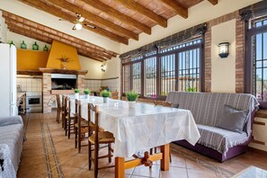 Dining - Holiday Home 'Mas Del Vedell' with Private Pool, Wi-Fi and Air Conditioning (Ampolla)