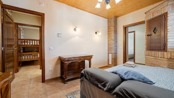 3 camere, ferro/asse da stiro, Wi-Fi gratuito, lenzuola