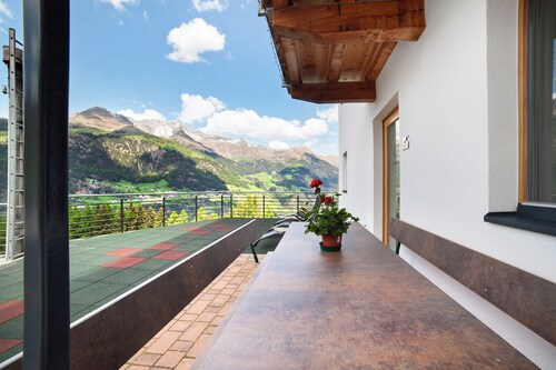 Apartment 'Joshof Talblick' with Mountain View, Private Terrace and Wi-Fi