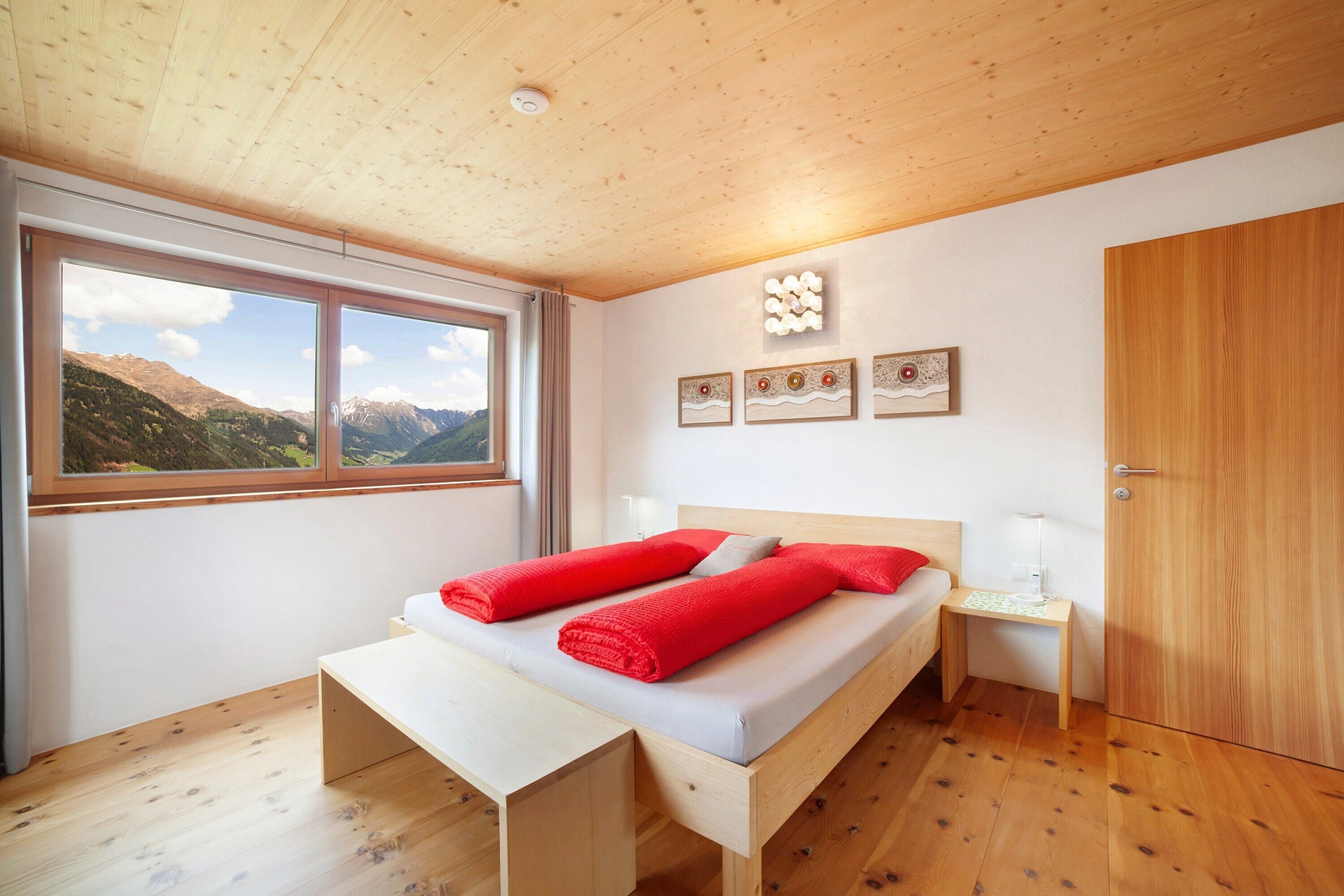 2 bedrooms, free WiFi, bed sheets, wheelchair access