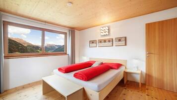 2 bedrooms, free WiFi, bed sheets, wheelchair access