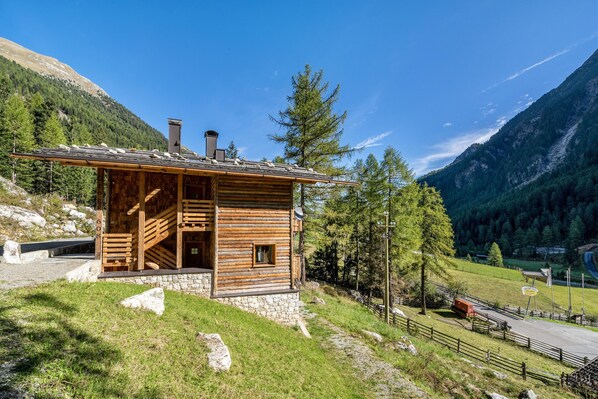 Exterior - Apartment "Grogg 608 I I" with Mountain View, Garden & Wi-Fi (Martello)