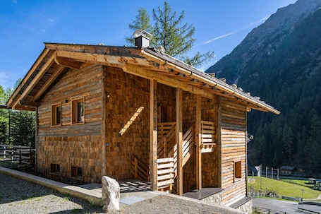 Exterior. Apartment "Grogg 608 I" with Mountain View, Garden & Wi-Fi