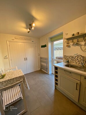Private kitchen - Bolthole in Malborough, South Hams (Malborough)