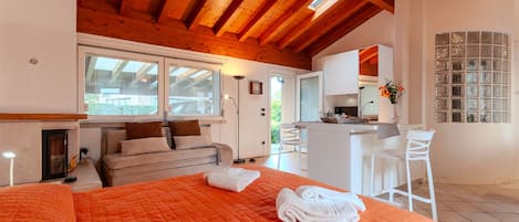 1 bedroom, free WiFi, bed sheets