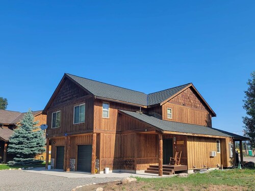 Sunshine Station - 3 bedroom Winthrop Townhouse