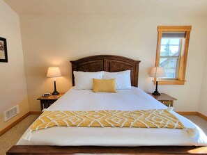 3 habitaciones, escritorio, tabla de planchar con plancha y wifi 