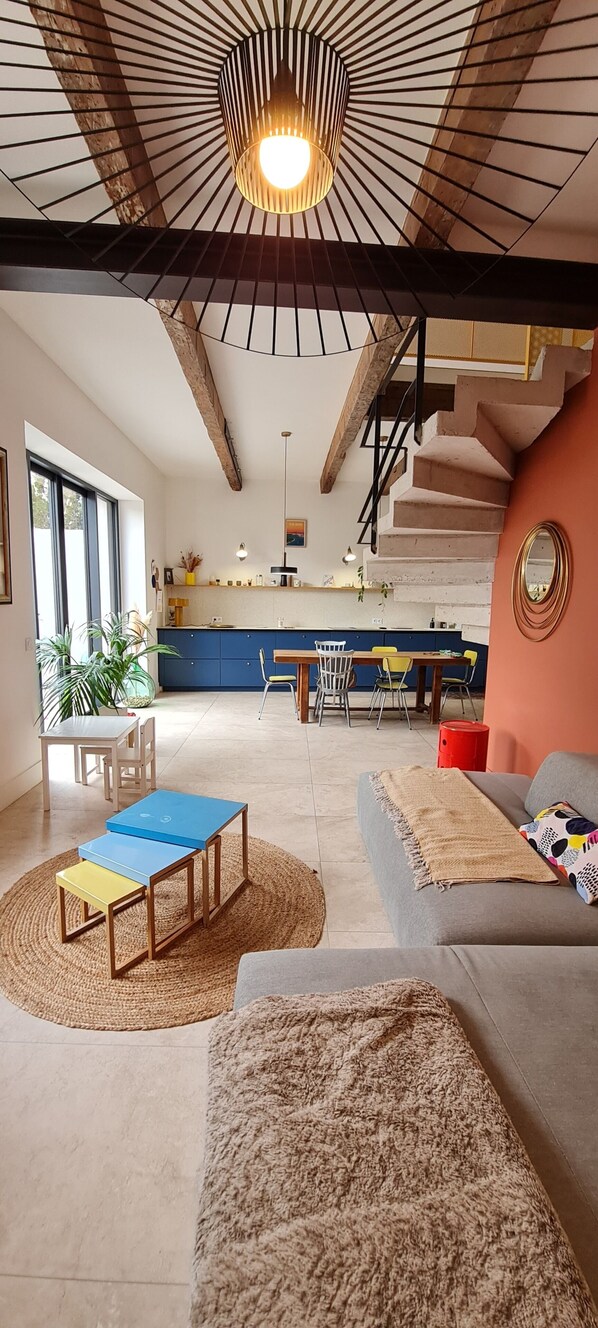 Smart TV, books, computer monitors, printers