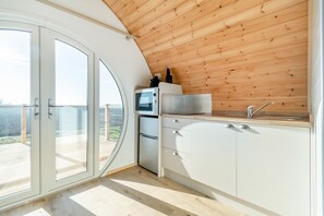 Cookware/dishes/utensils - Carlton Manor Pod 1 (Hull)