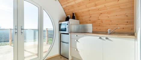 Cookware/dishes/utensils