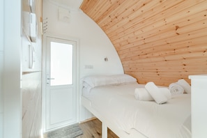 1 habitación, decoración personalizada y muebles diferentes