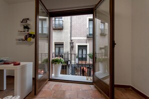 Suite studio supérieure | Literie de qualité, couette en duvet, coffre-fort, bureau